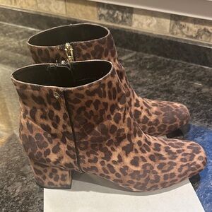 Leopard Print Ankle Boots by Sam & Libby Size 10